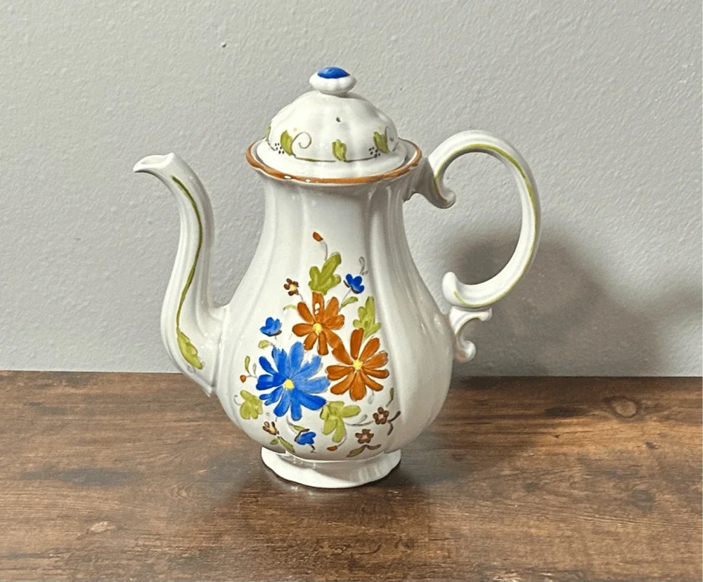 Metlox Vernon Bouquet Floral 8 Cup Tea Pot Mid Century Excellent Condition